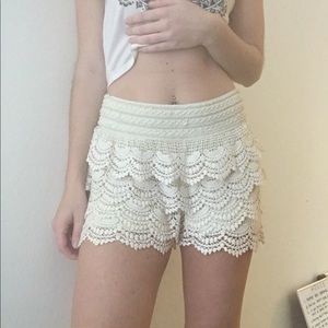 Crochet layered cream shorts